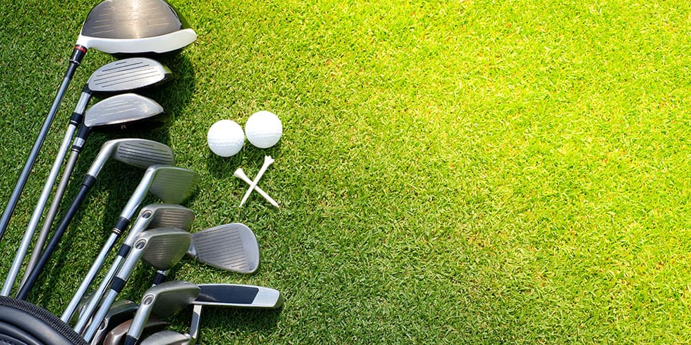 How Many Clubs In a Golf Bag? Maximum Limit and More Info